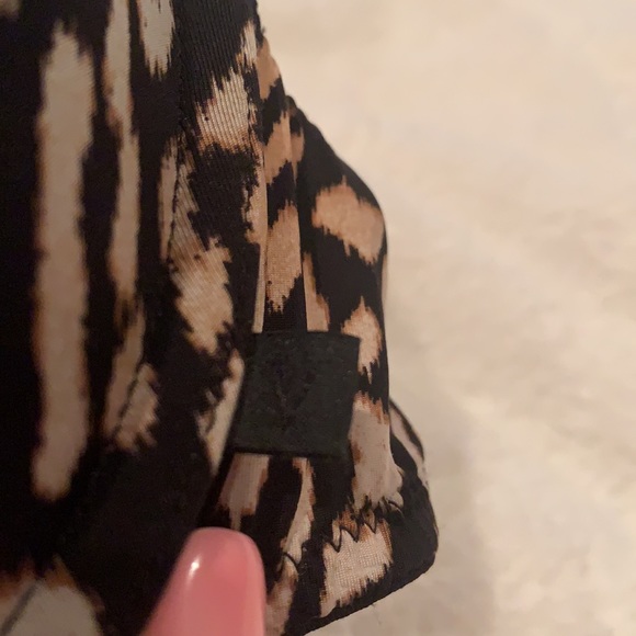 Victoria’s Secret leopard print bra - Picture 4 of 11